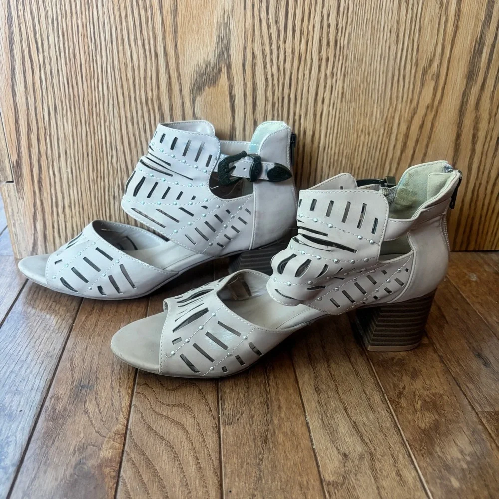 Women’s heels size 8 - Picture 5 of 8